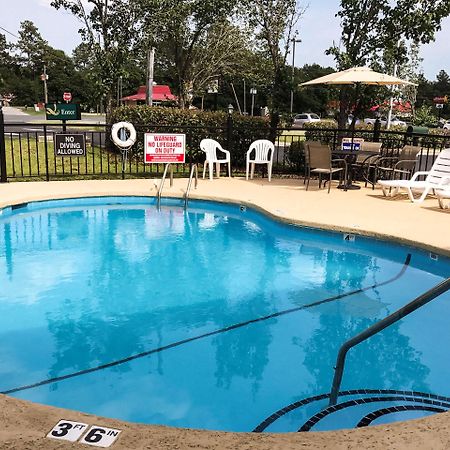 Quality Inn Raeford Exterior foto
