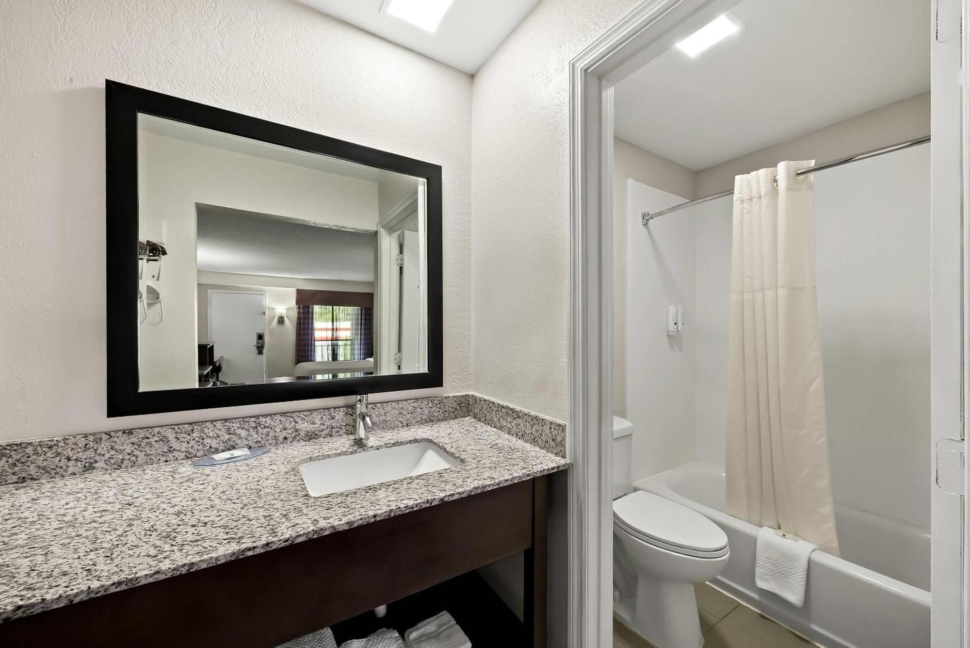 Quality Inn Raeford Exterior foto